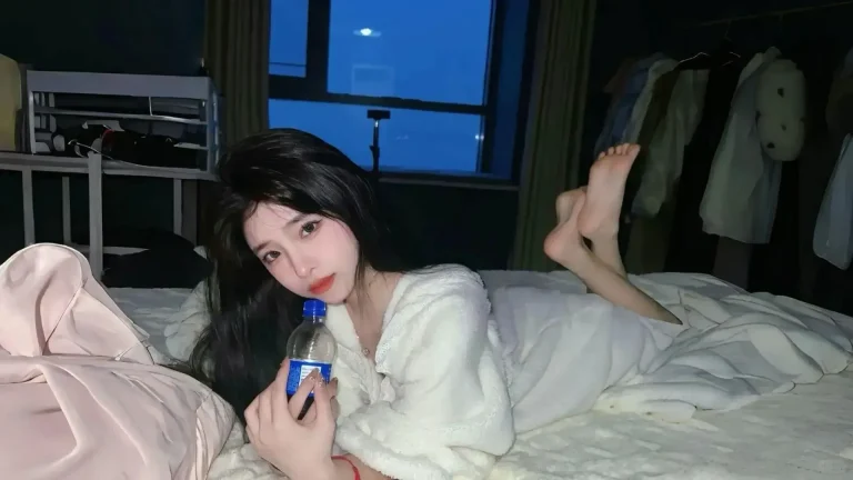 Desire and discretion: discreet guidance for companions abroad