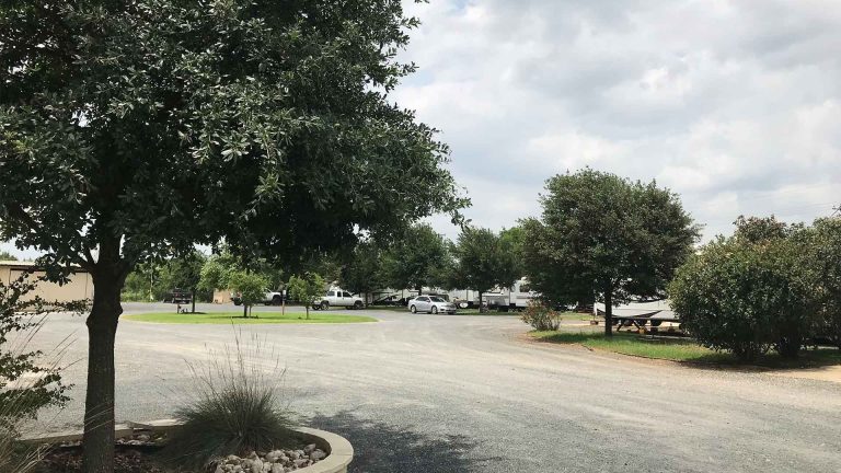 Discover a spacious RV park near Pearsall for family trips