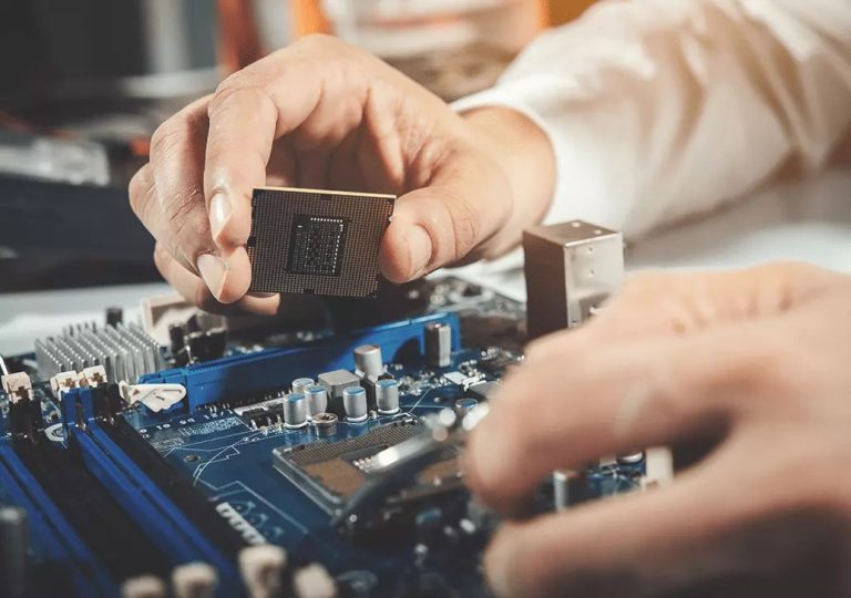 Understanding Printed Circuits: A Practical Guide for Makers