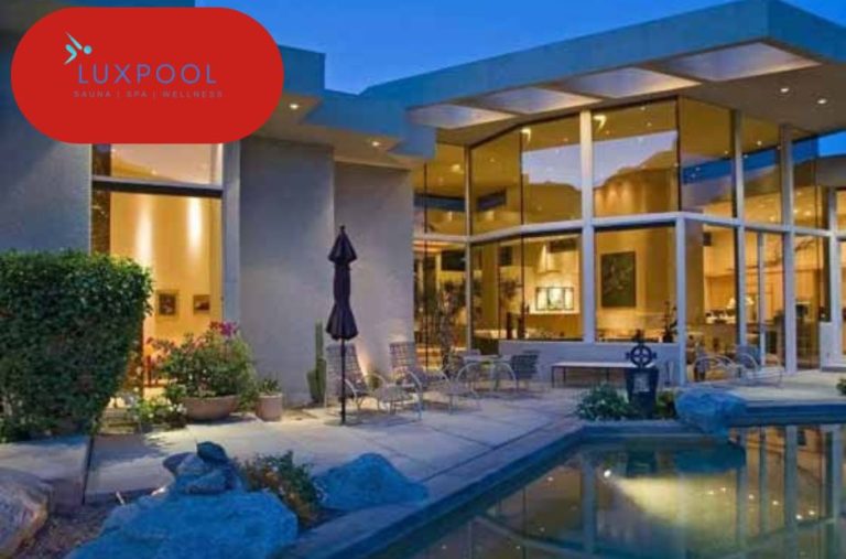 Luxury Pool Masters: Expert Craft for Your Oasis Luxury Pool Masters: Expert Craft for Your Oasis