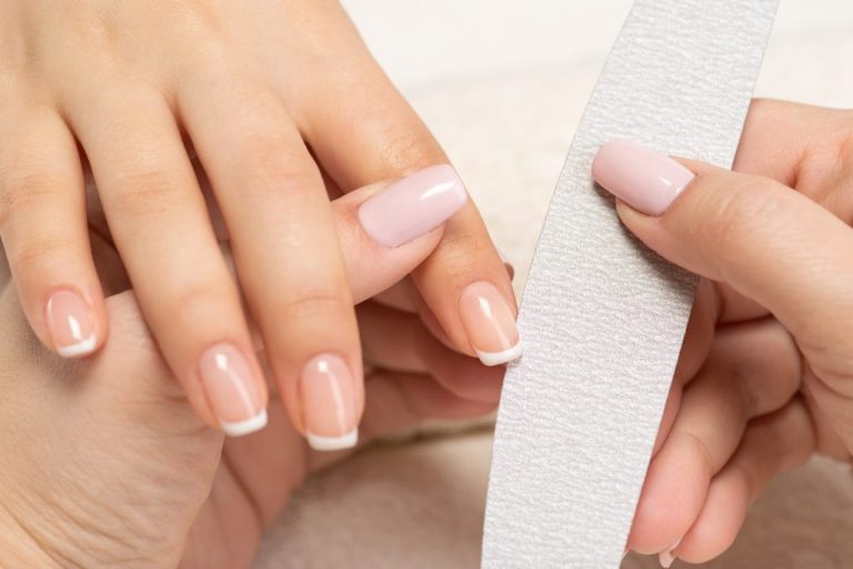 Your path to expert nails: a Chicago beauty academy guide