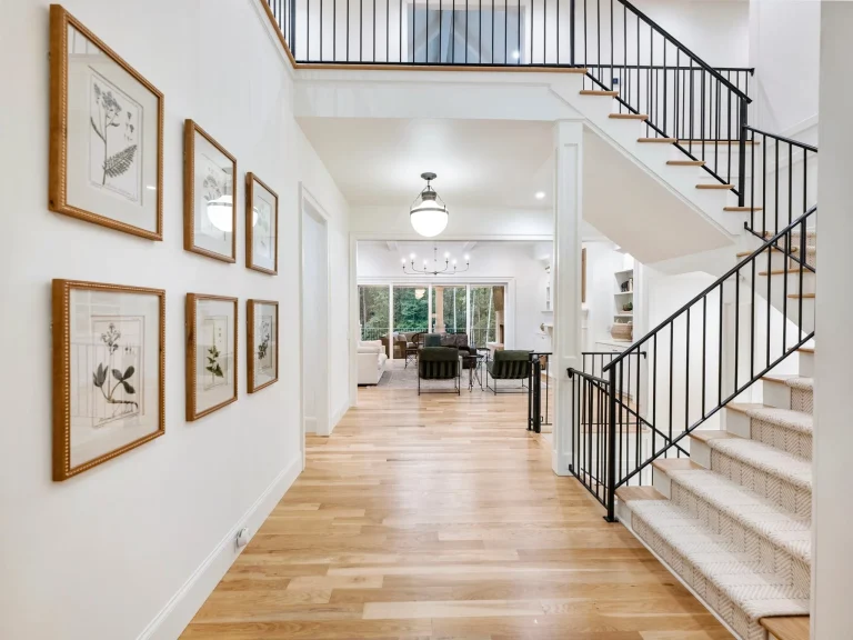 Choosing the Right Real Estate Agent in Braselton GA: Expert Tips for a Smooth Home Journey